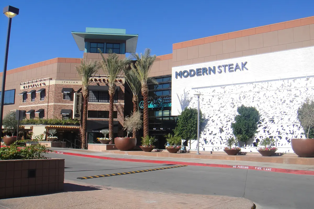 Public entrance at Scottsdale Fashion Square